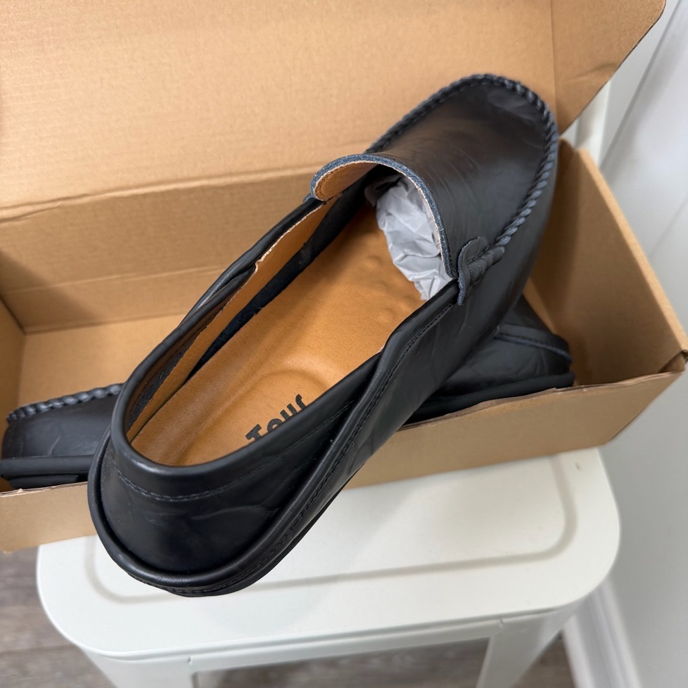 Elegant Black Leather Slip-On Loafers